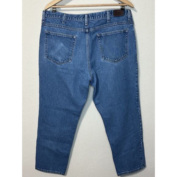 Classic Fit Men's L.L.Bean Jeans Sz. 40x29 Straight Leg Medium Wash Blue Denim - Picture 11 of 15